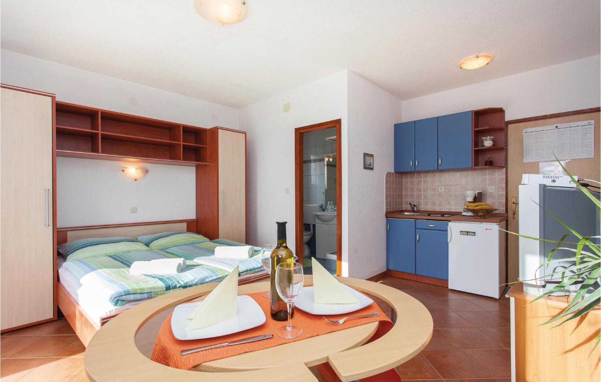 Stunning Apartment In Kornic With House Sea View Exterior photo
